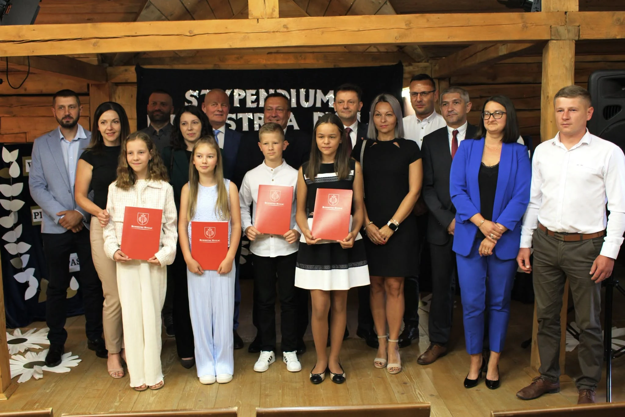 Gala Stypendialna w Ryglicach – nagrodzono najlepszych uczniów — zdjęcie 36