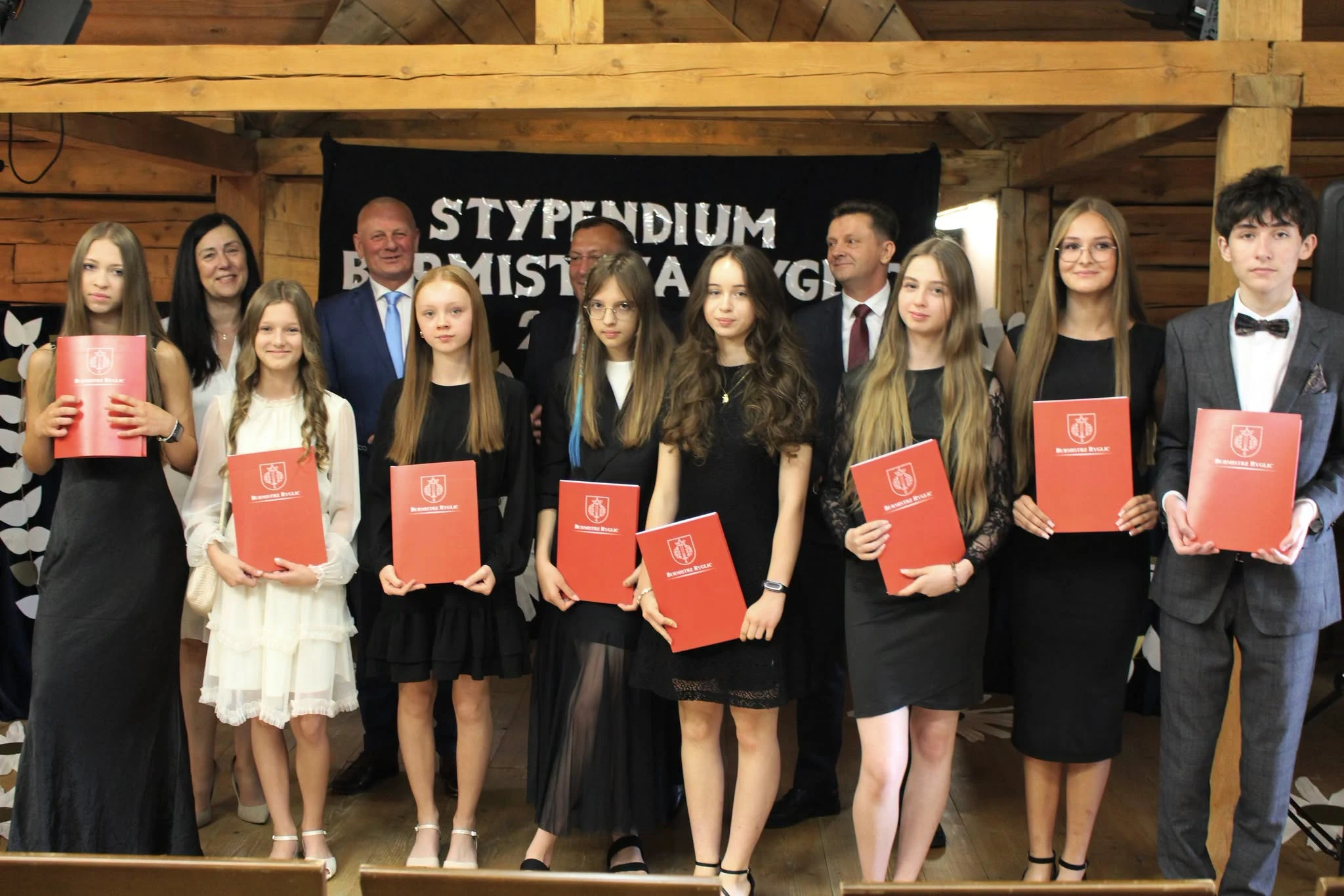 Gala Stypendialna w Ryglicach – nagrodzono najlepszych uczniów — zdjęcie 40